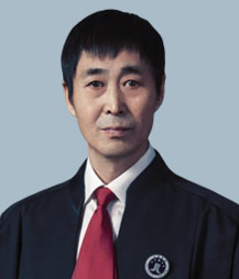 王春龙-沈阳刑事辩护律师照片展示