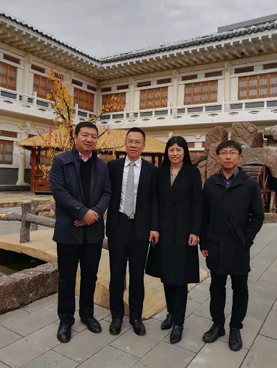 b佟长辉律师接受延边大学专访并参观校史馆/b