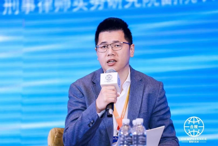 谢向英-虹口区如何收取费用律师照片展示
